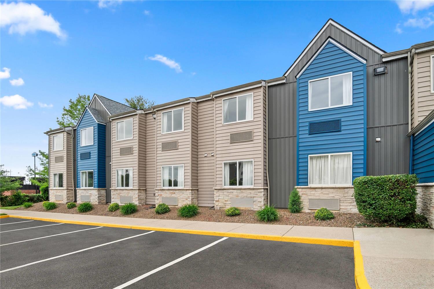 Microtel Inn & Suites by Wyndham Lexington 24/30