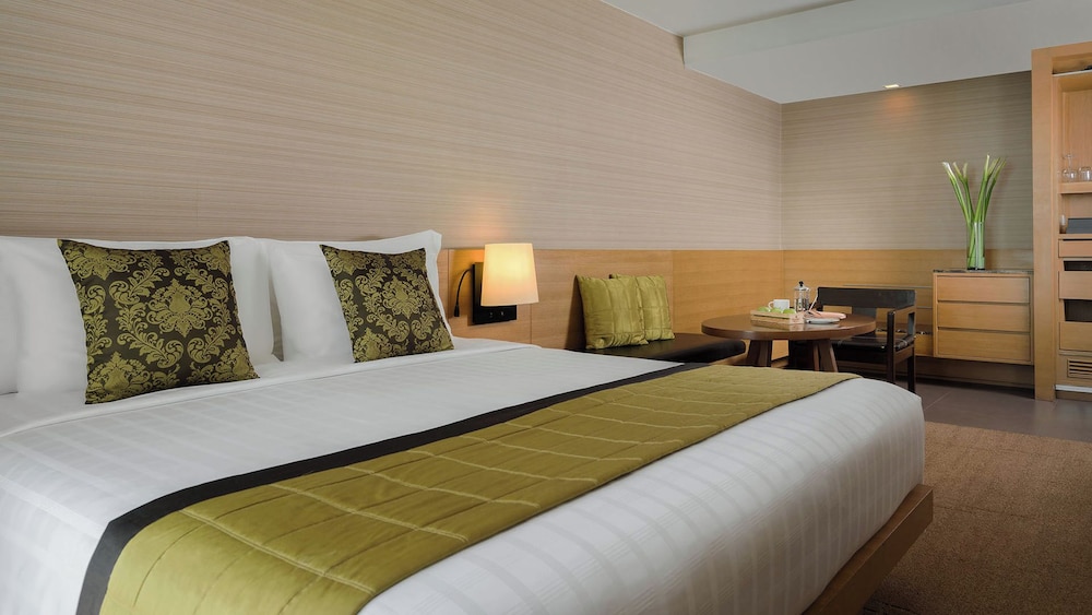 JC Kevin Sathorn Bangkok Hotel (ex. Anantara Sathorn Bangkok Hotel) 18/64