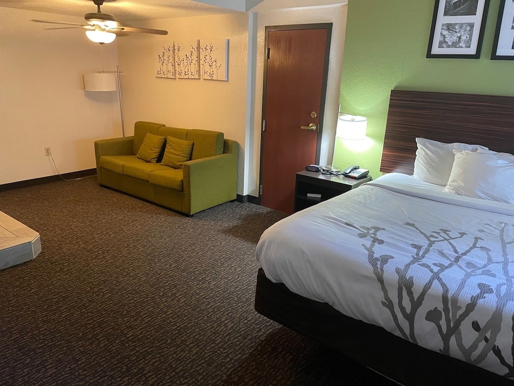 Sleep Inn & Suites near Sports World Blvd 11/39