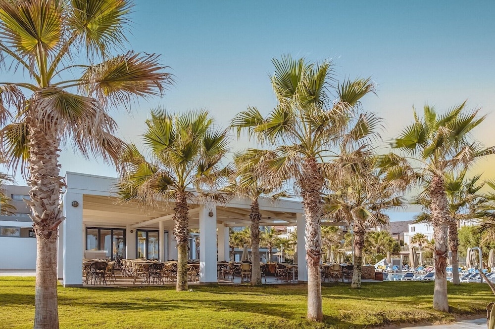 Lyttos Beach Hotel 72/74