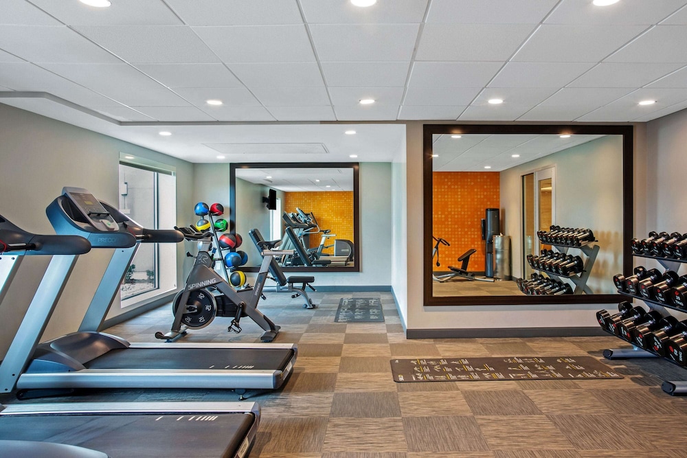La Quinta Inn & Suites by Wyndham San Francisco Airport N 10/23