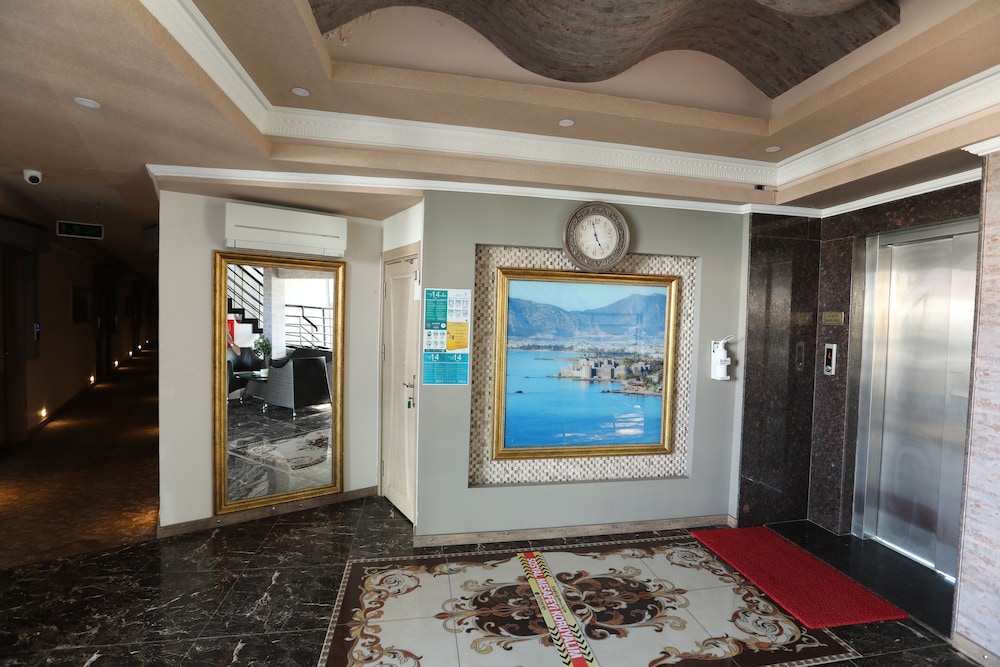 Unluselek Hotel 4/44