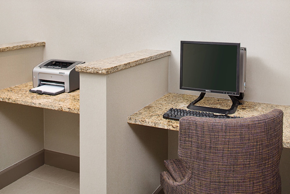 Residence Inn by Marriott Detroit Livonia 33/34