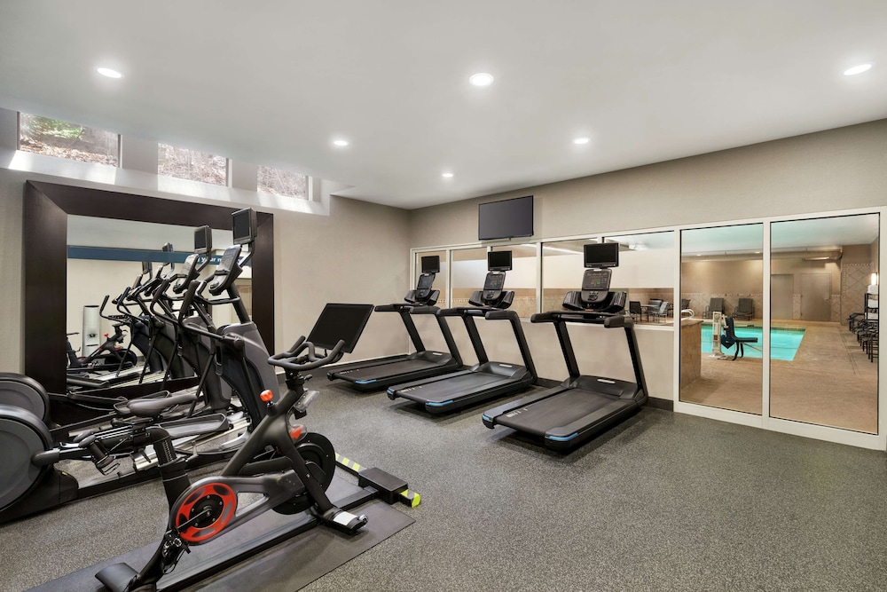 Hampton Inn Suites Exeter 33/52