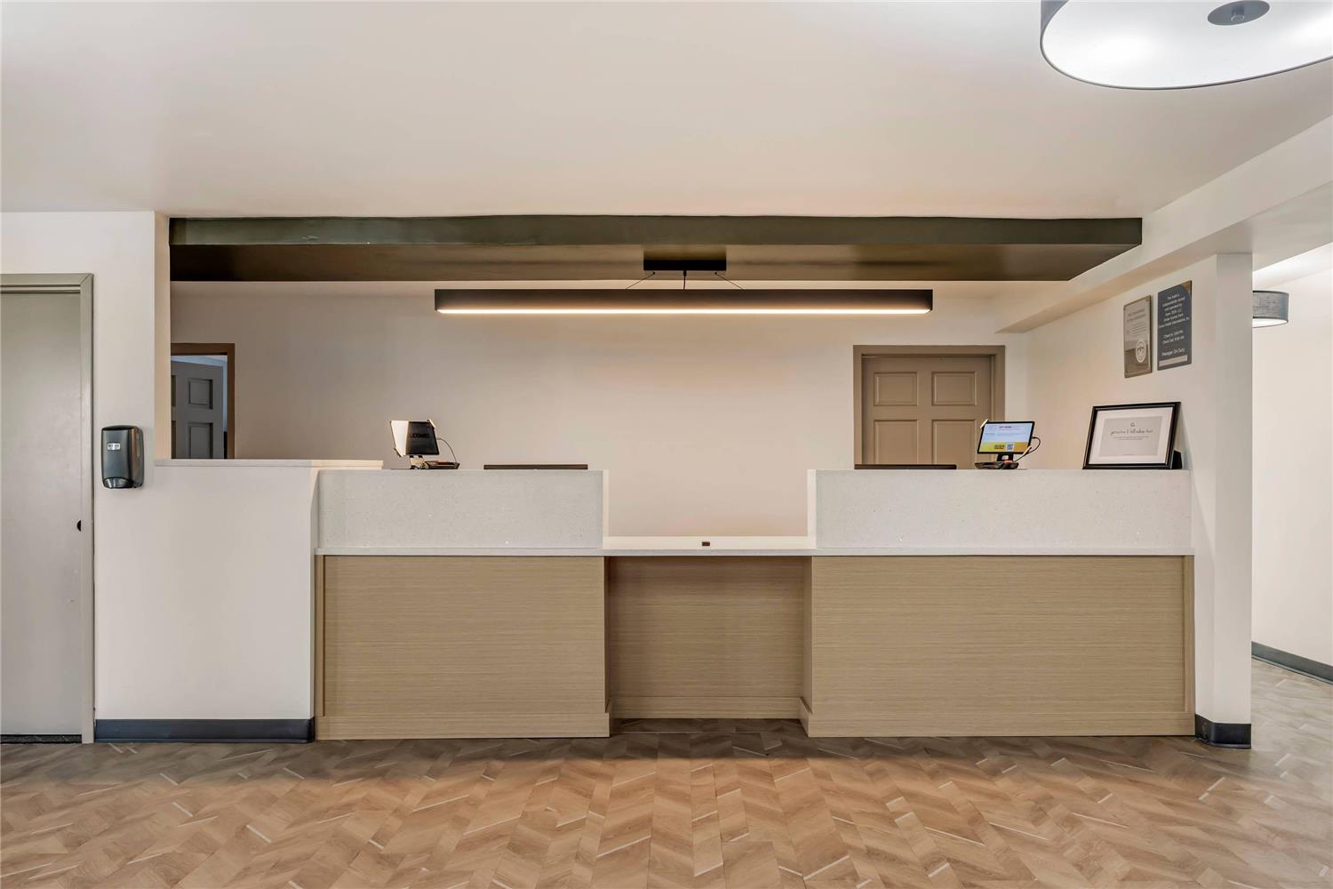 Sleep Inn & Suites Merrillville, IN 4/24