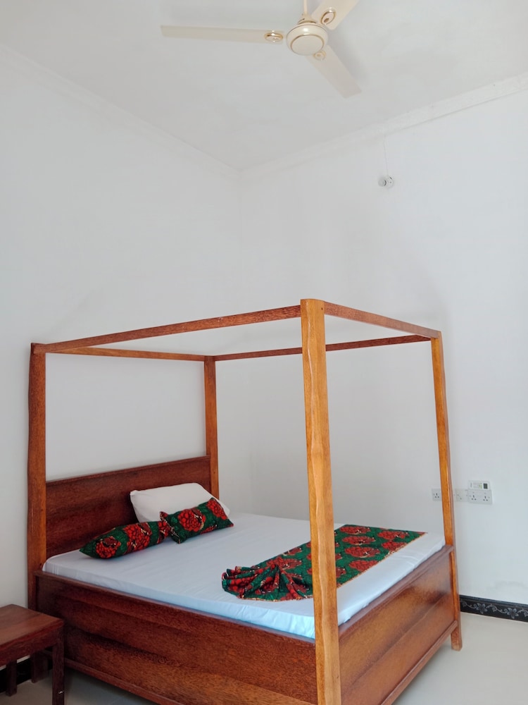 Nungwi House 4/34