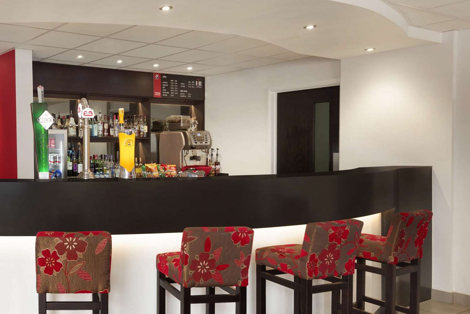Ramada by Wyndham Wakefield 17/33