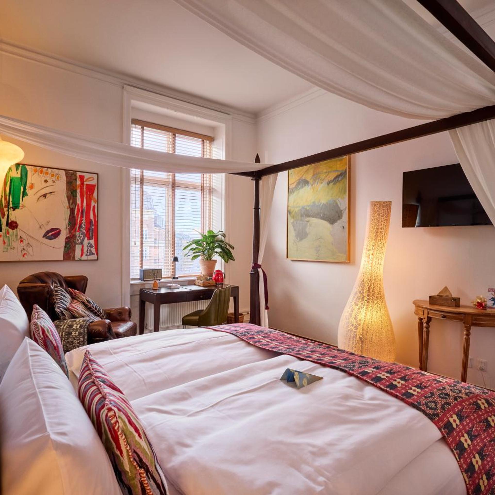 Superior, King Bed