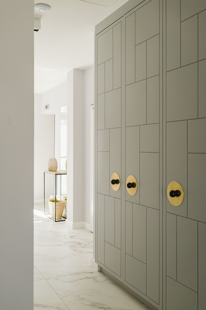 No 4 Residence 6/50