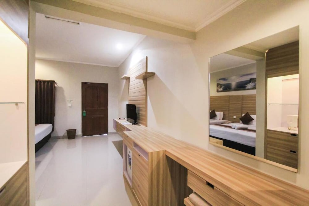 Legian Village Beach Resort 43/75