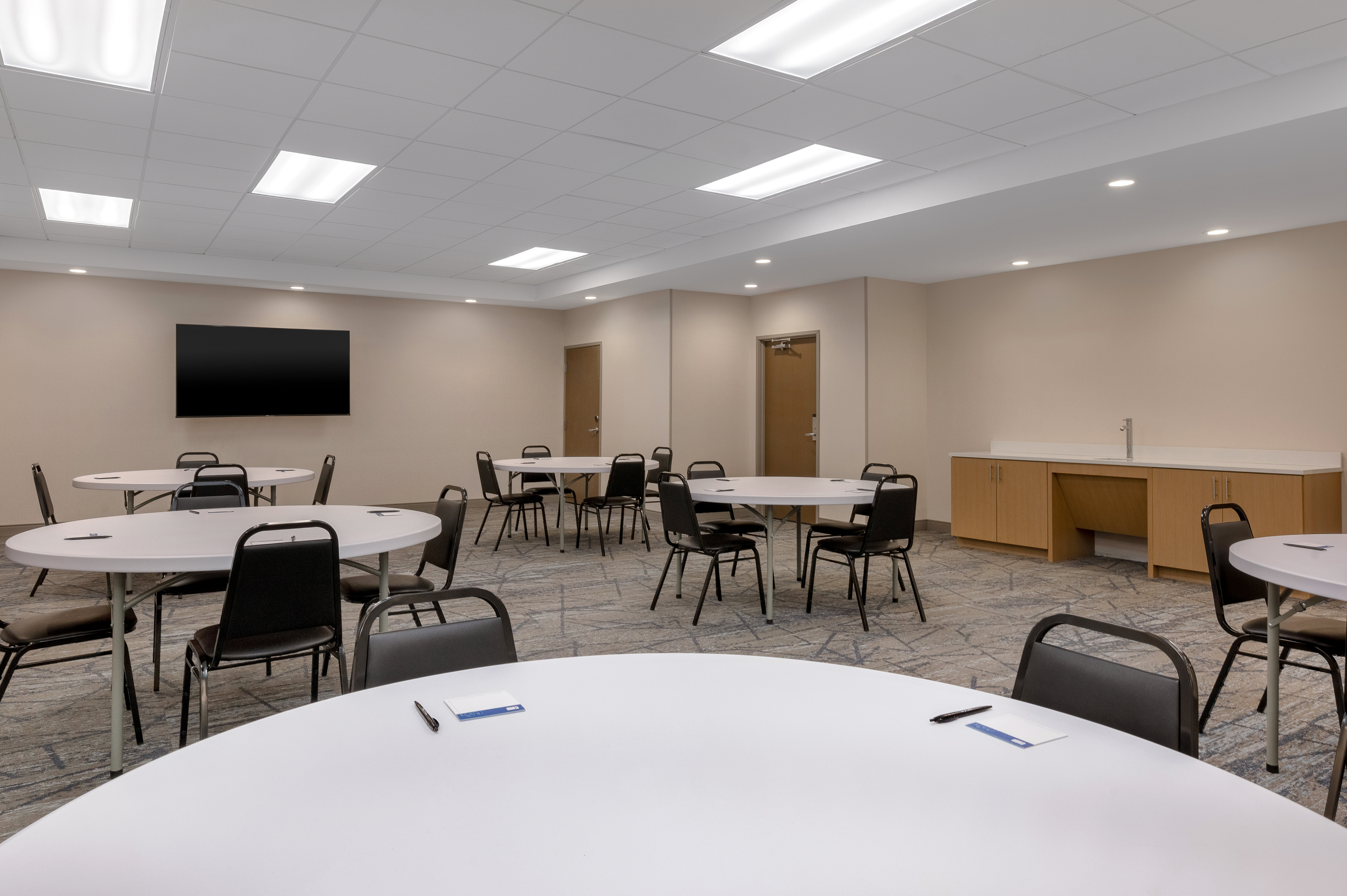 Holiday Inn Express and Suites Alton St Louis Area 36/43
