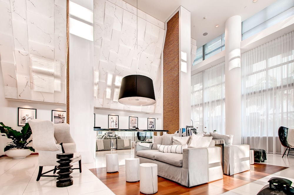 Churchill Suites Monte Carlo Miami Beach 61/76
