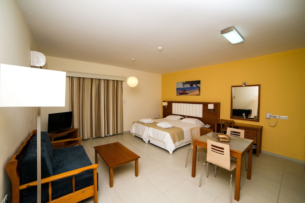 Kefalos Beach Tourist Village 24/76