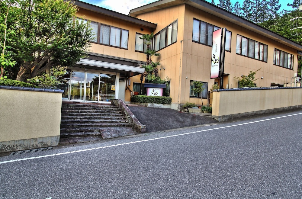 Hotel Kinu 48/50