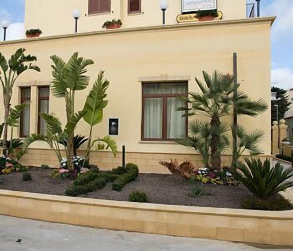 Sammartano Hotel 56/56