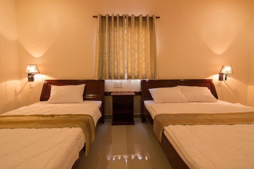 Nhat Ha Hotel 7/21