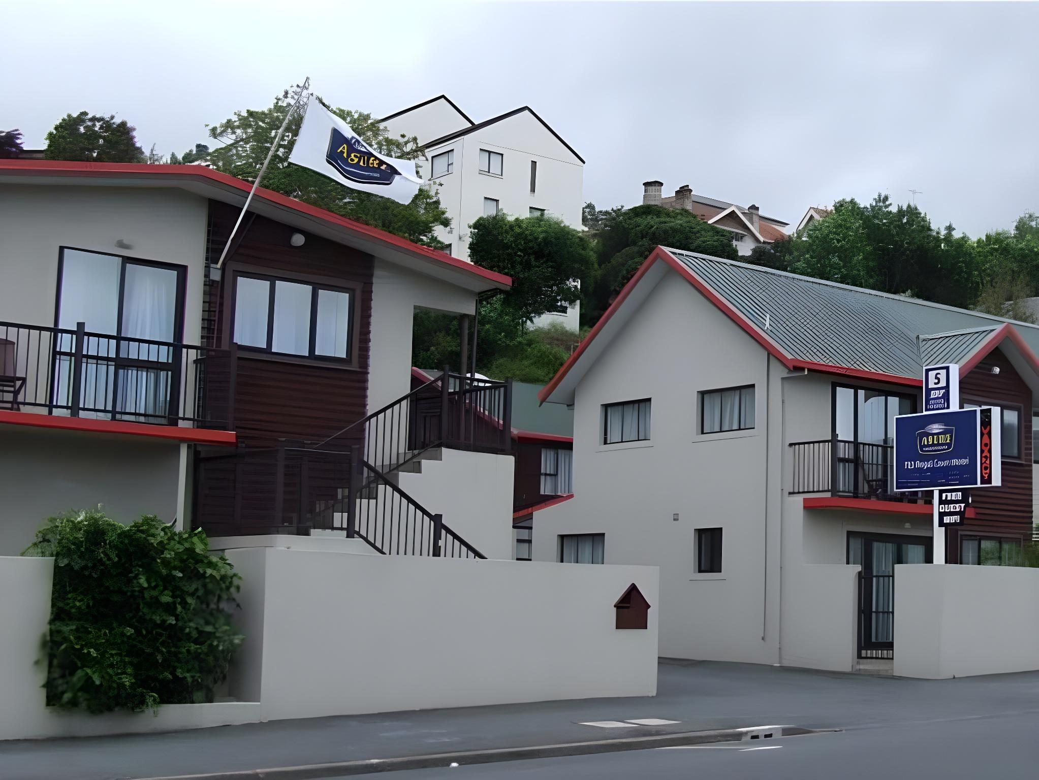 1 Bedroom, Suite, 1 Single and 2 Queen Beds, Ground Floor