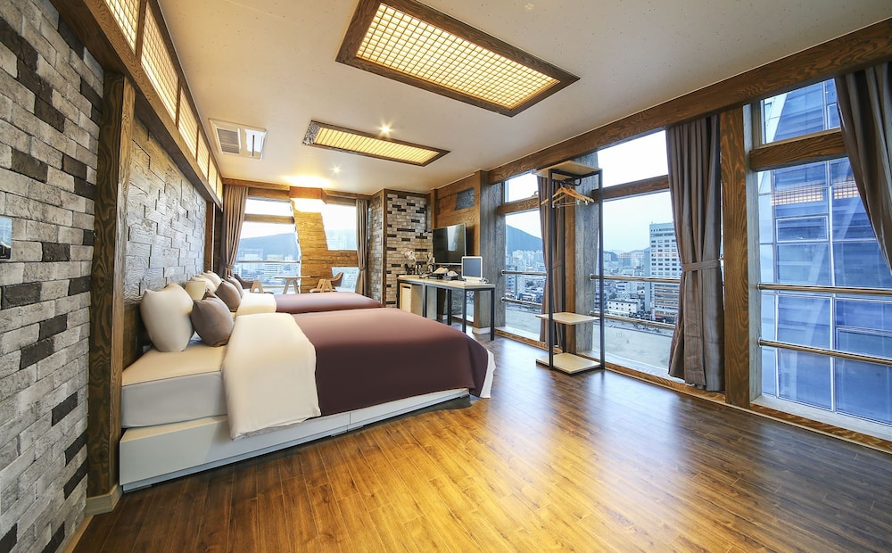 The Marine View Hotel 18/50