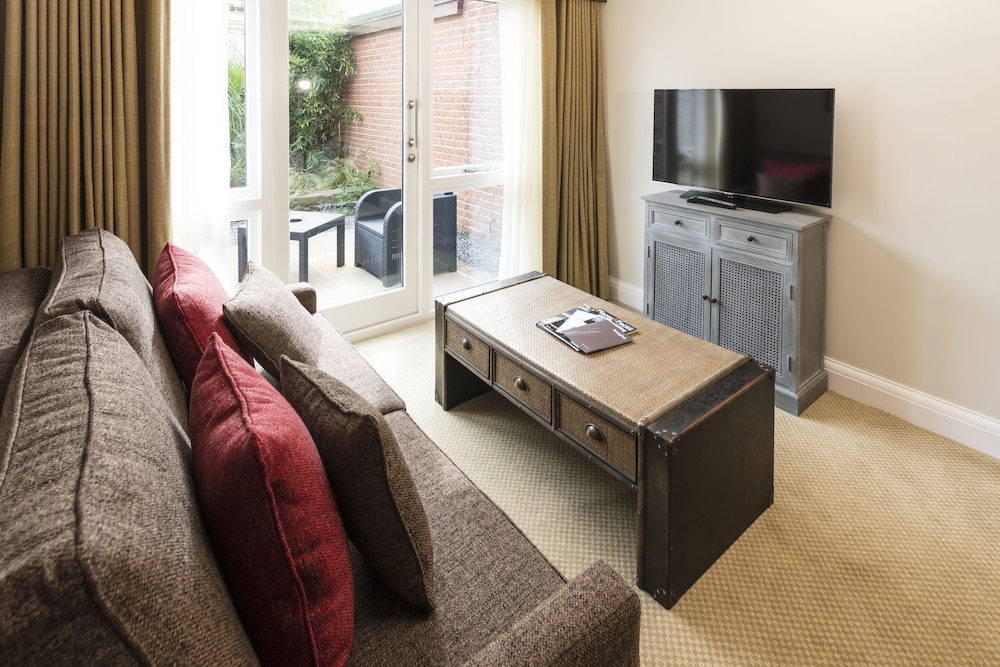 Park Farm Hotel Leisure 66/78
