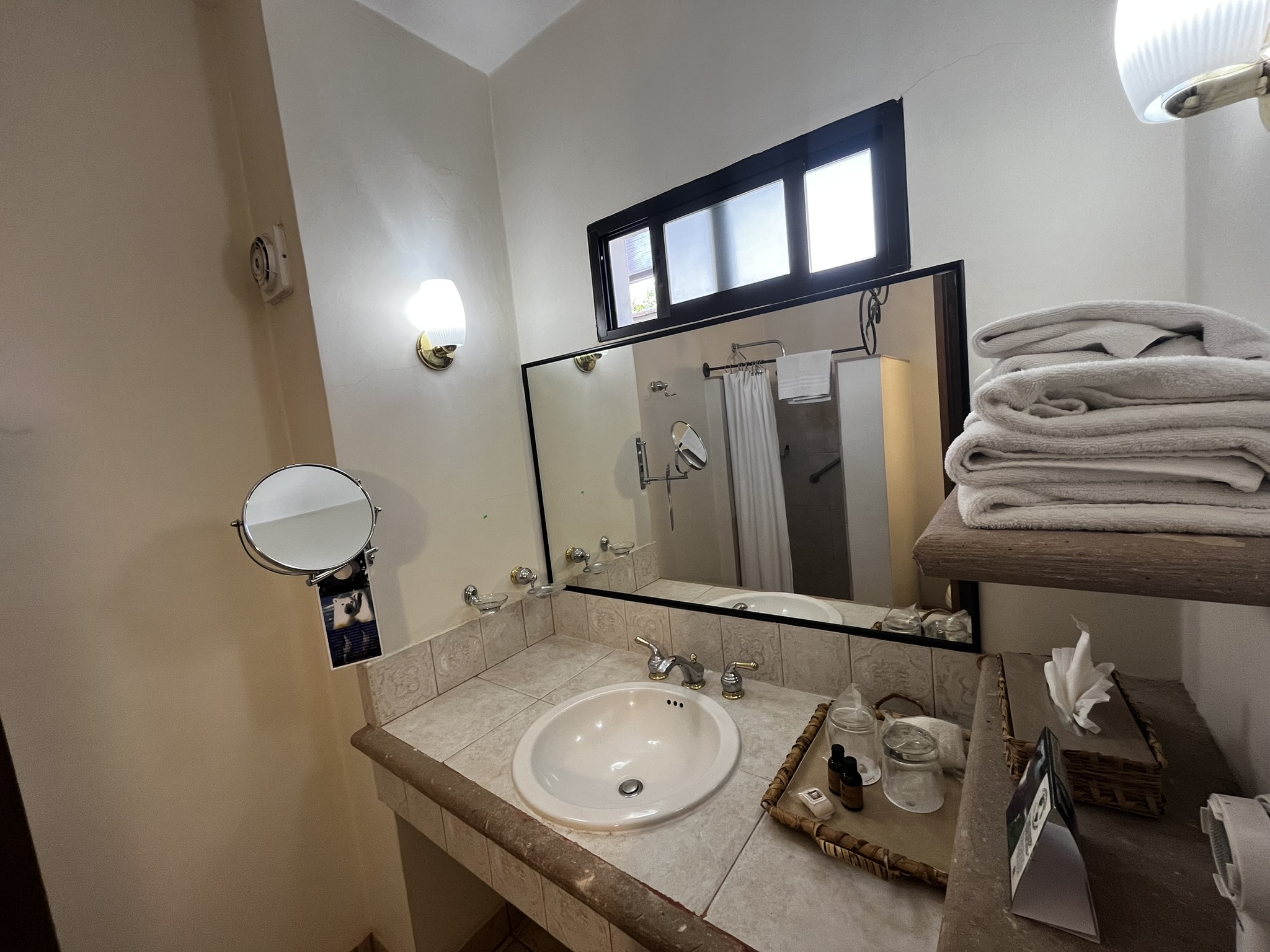 غرفة بسرير كينج بشرفة، Hacienda Los Laureles 4/5