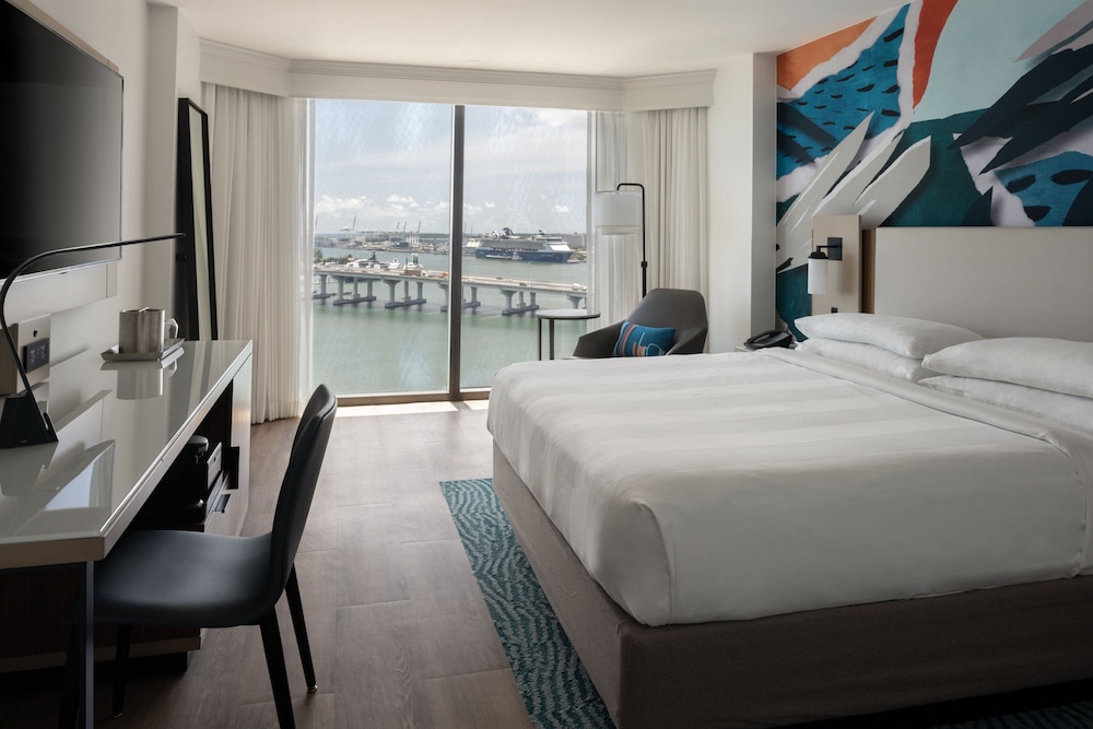 Room, King Bed, Bay View