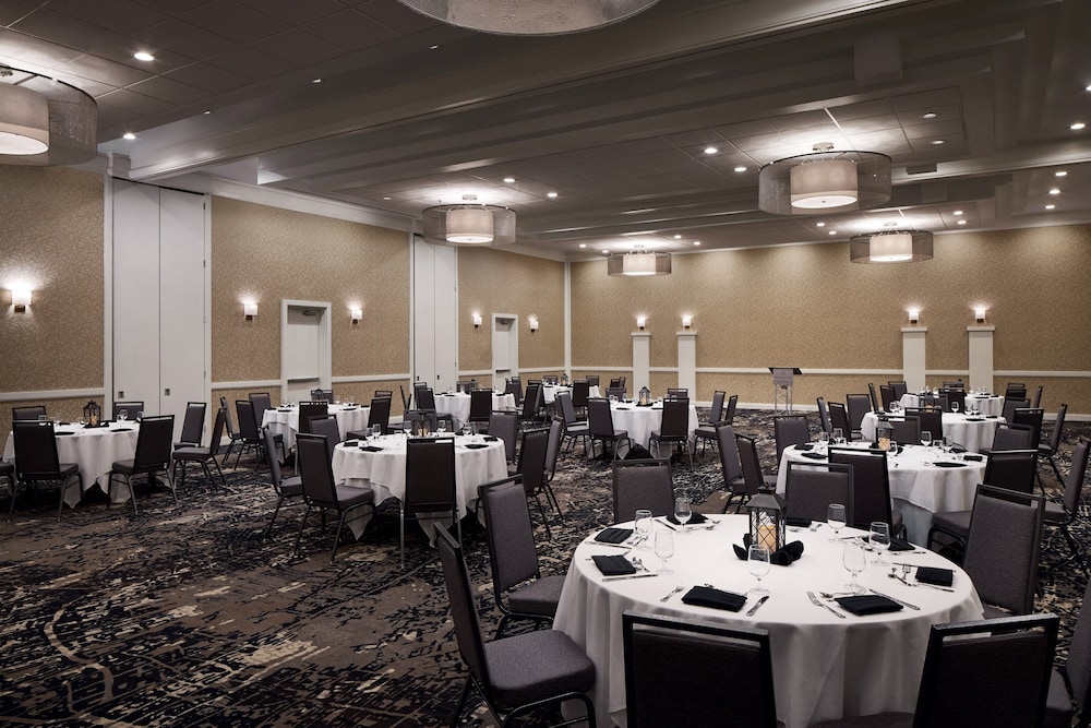 Sheraton Richmond Airport Hotel 32/54