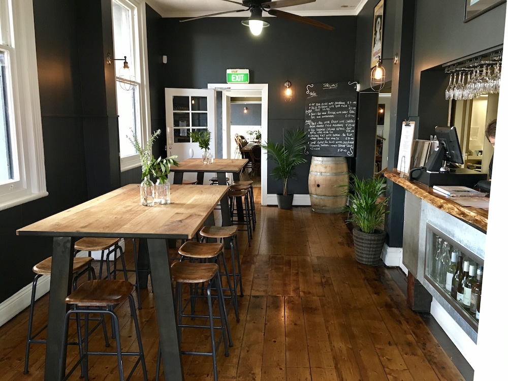 The Grand Hotel Healesville 27/47