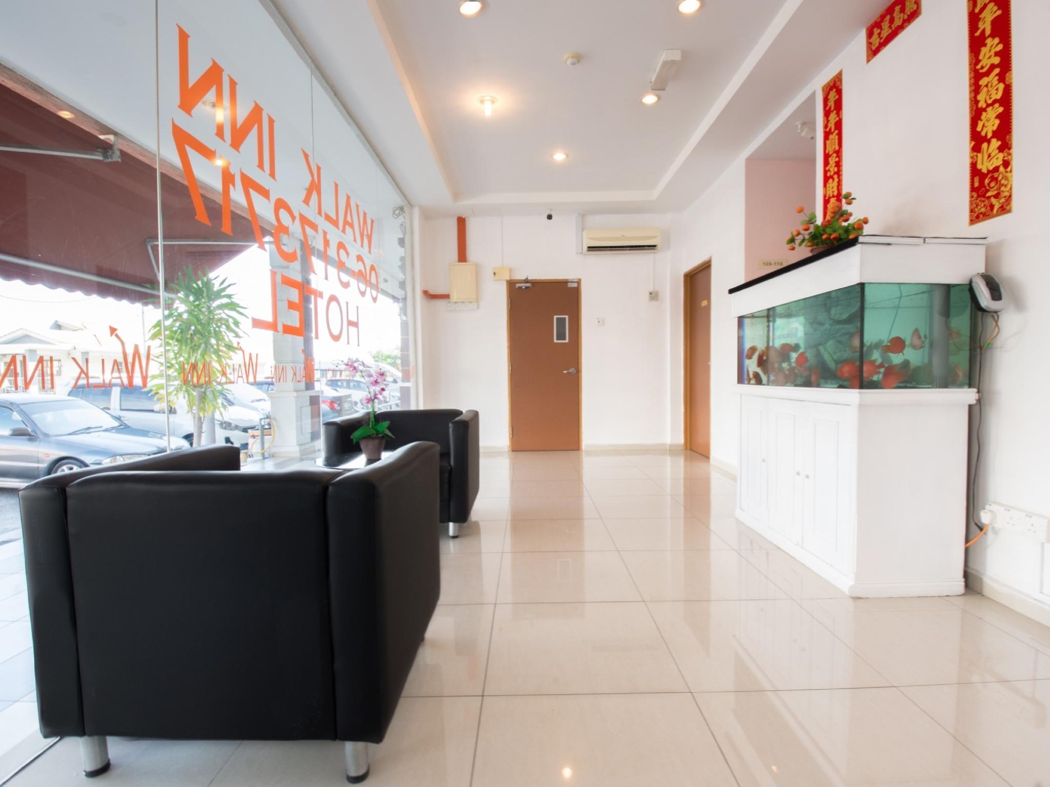Oyo 582 Hotel Walk Inn photo4