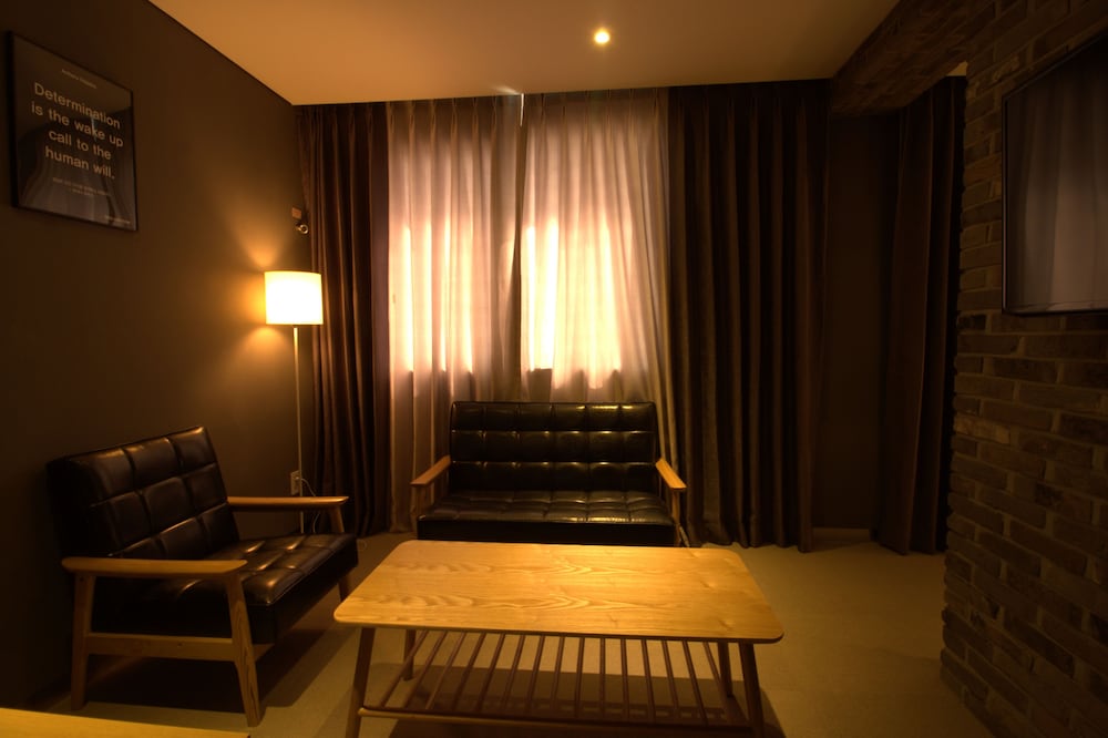 Vella Suite Hotel 36/50