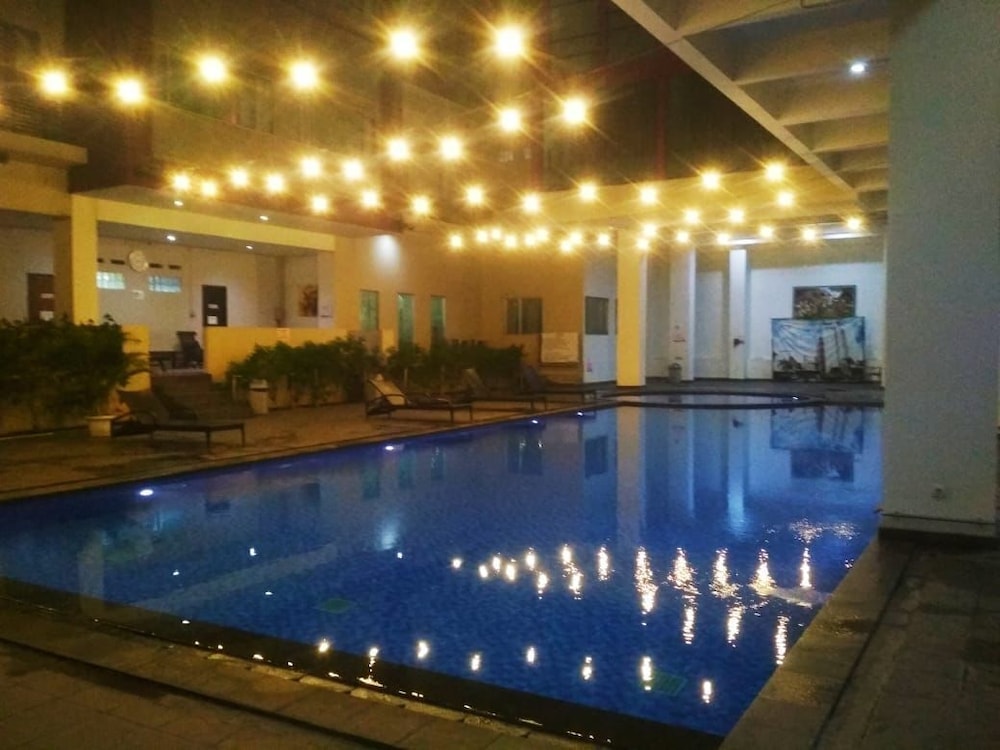 AMALIA HOTEL 4/45