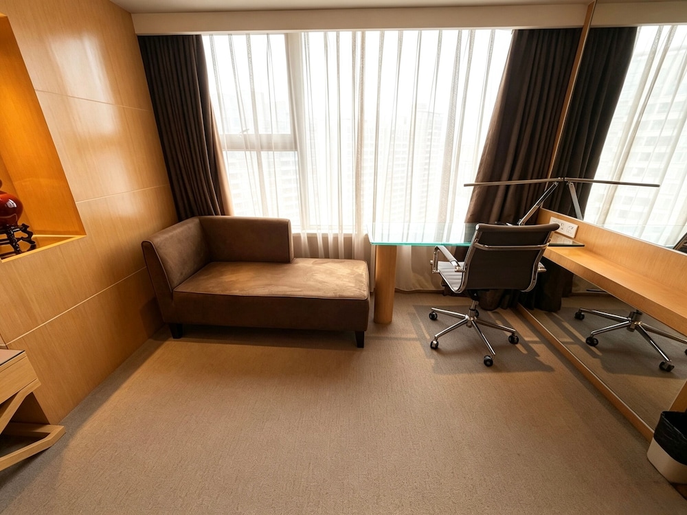 Grand Mercure Dongguan Humen 44/74