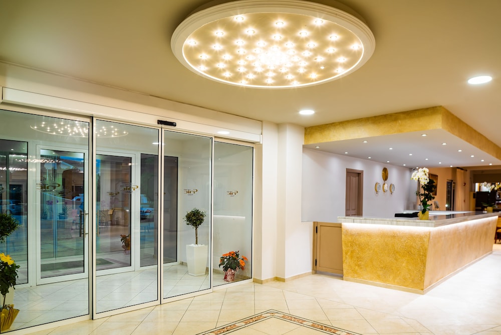 Cnic Gemini Hotel 12/60