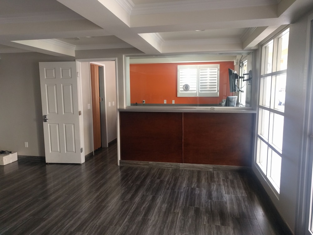 LYFE INN & SUITES by AGA - LAX Airport 16/60