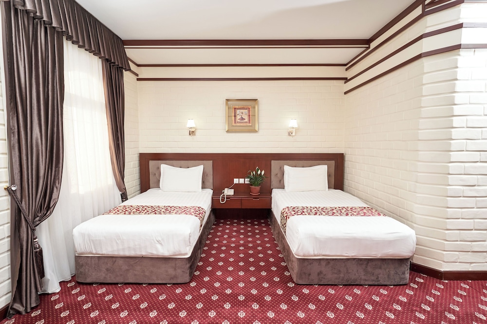 STANDARD, TRIPLE, MULTIPLE BEDS