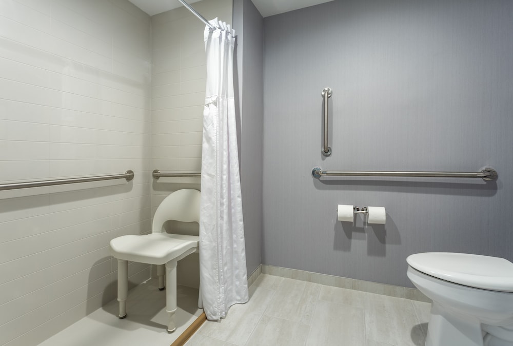 Hyatt Place Columbus-North 4/56