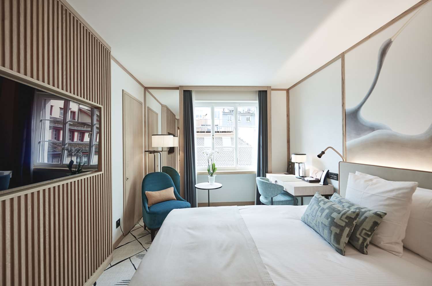 City, Queen Bed