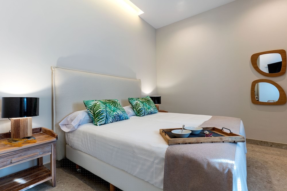 Resort Cordial Santa Agueda and Perchel Beach Club 24/79