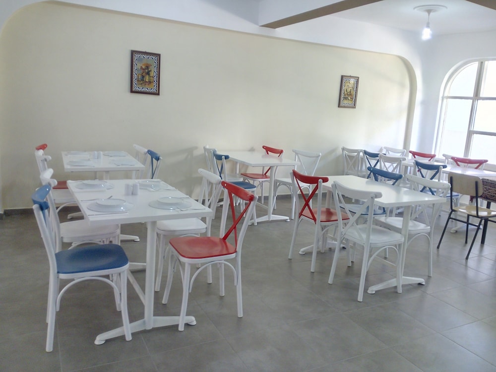 Nicea Hotel 44/60