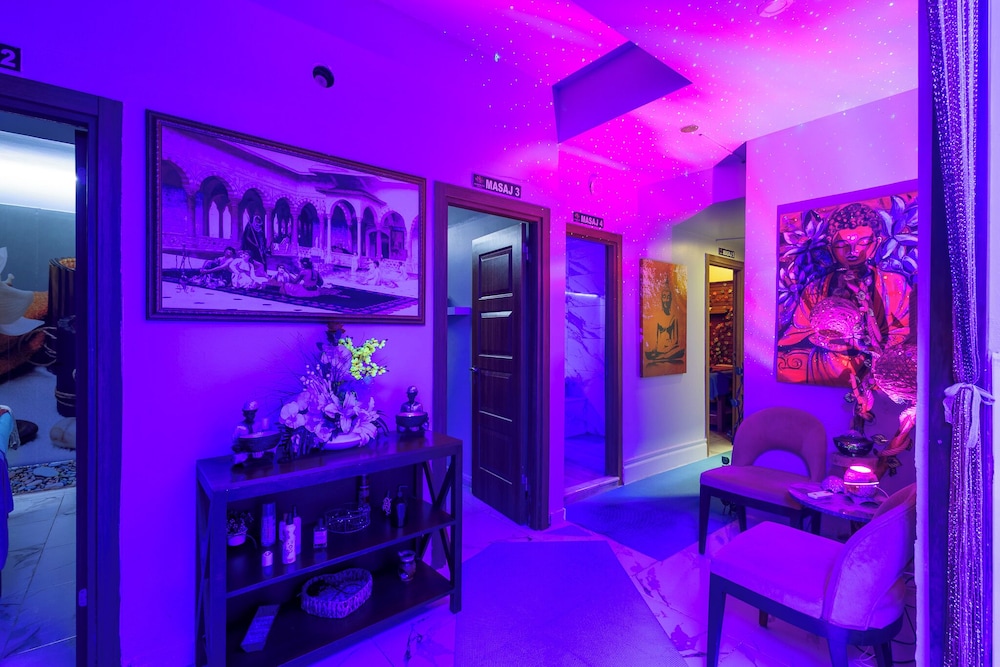 REO Hotel & Spa 40/69