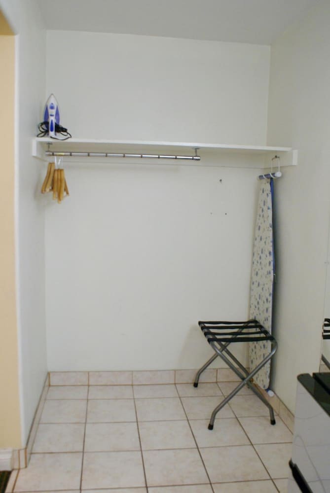 Colony Inn Buena Park 40/64