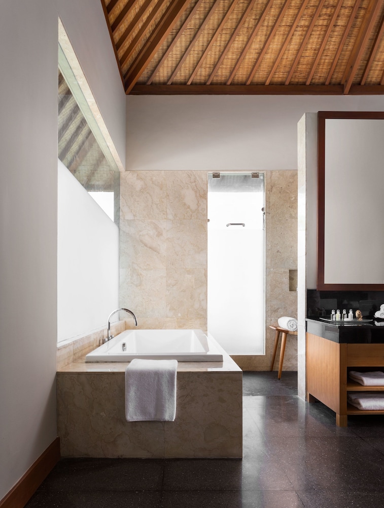 THE SHANTI RESIDENCE AND RESORT 28/66