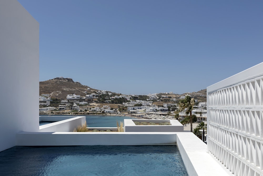 CUBIC Mykonos Seafront Design Suites 43/58