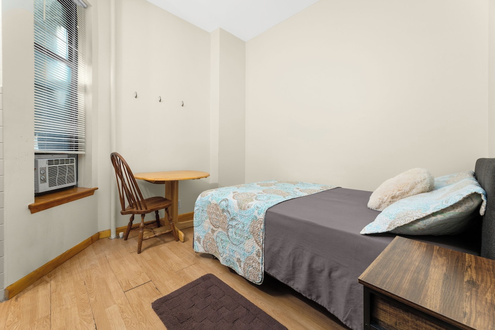CITY, DOUBLE BED