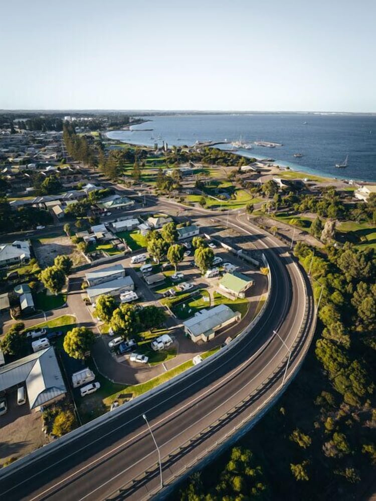 Esperance Bay Holiday Park 40/50