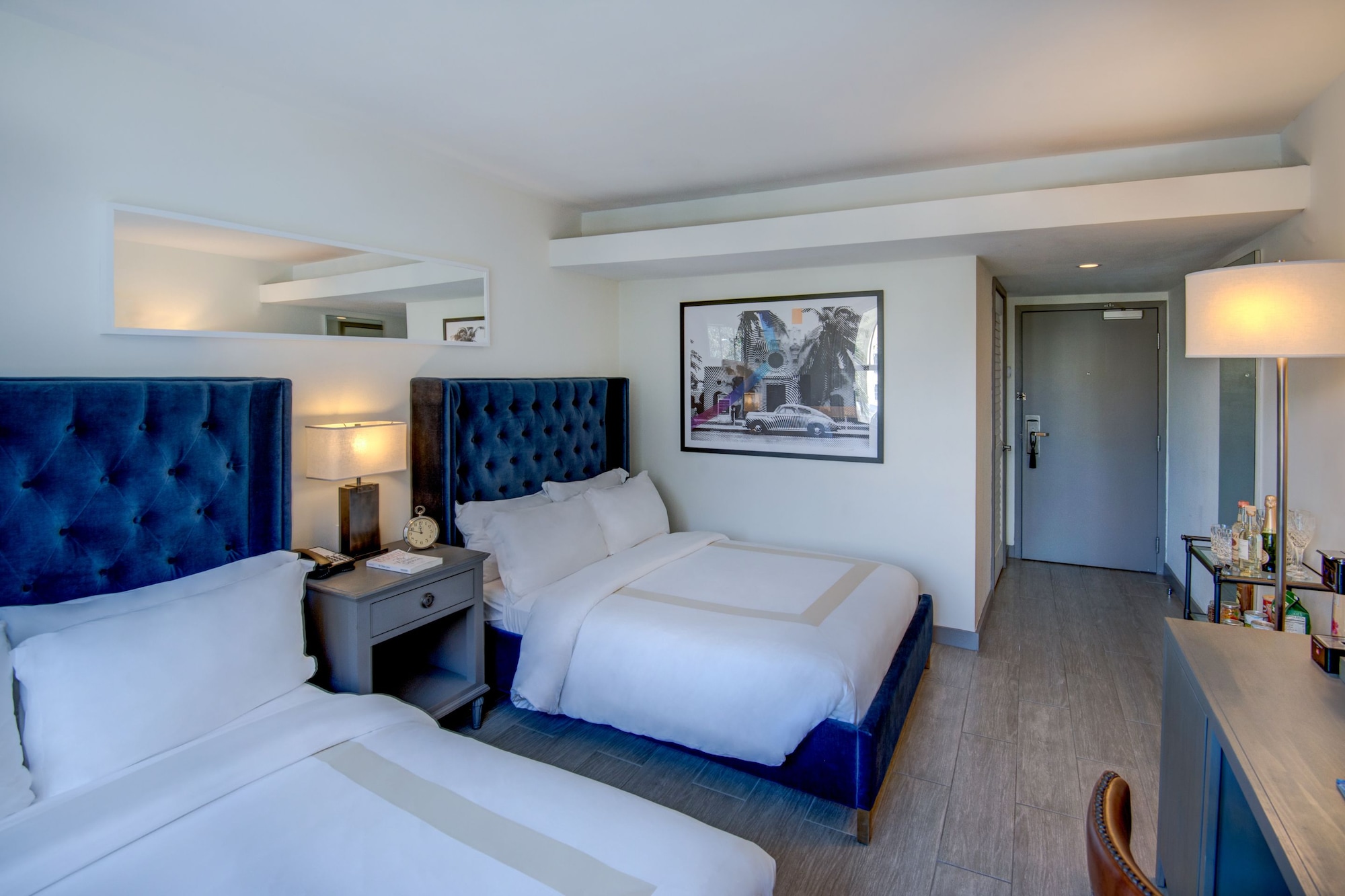 SUPERIOR, 2 DOUBLE BEDS, CITY VIEW