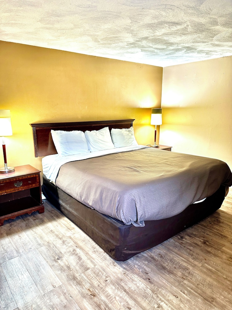Wickford Motor Inn 14/53