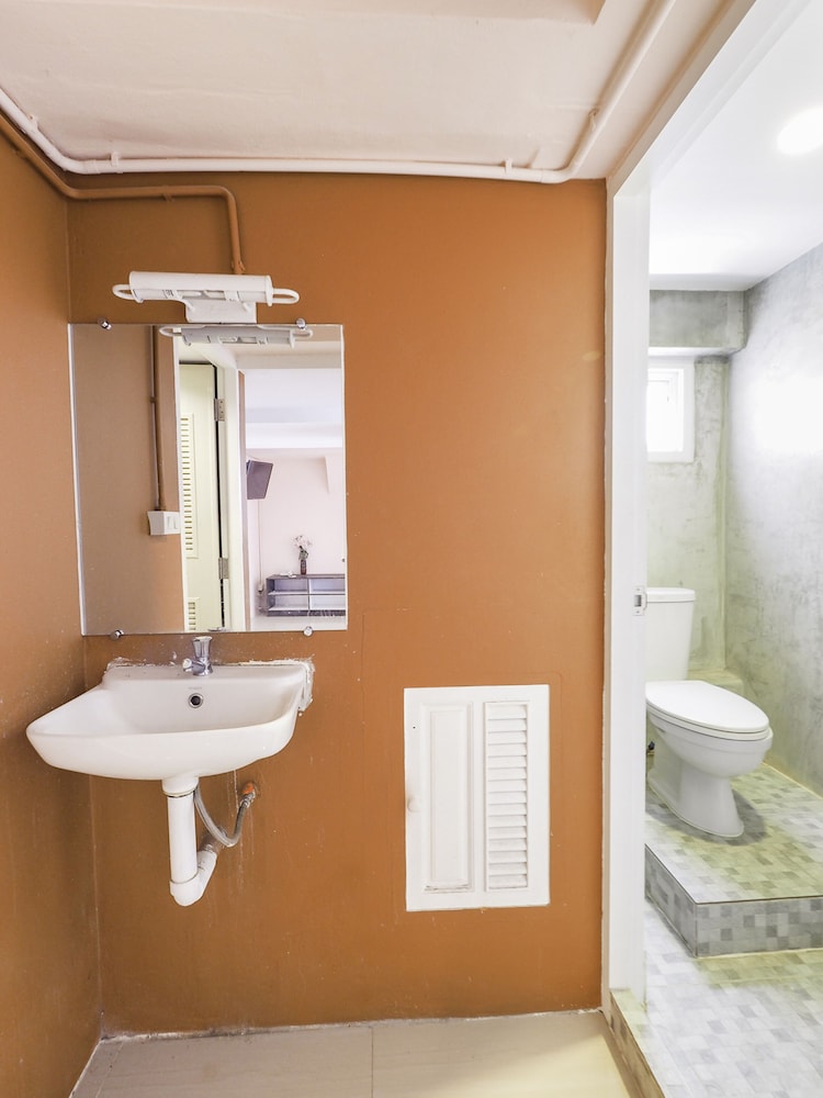 OYO 983 The Private Hotel 34/38