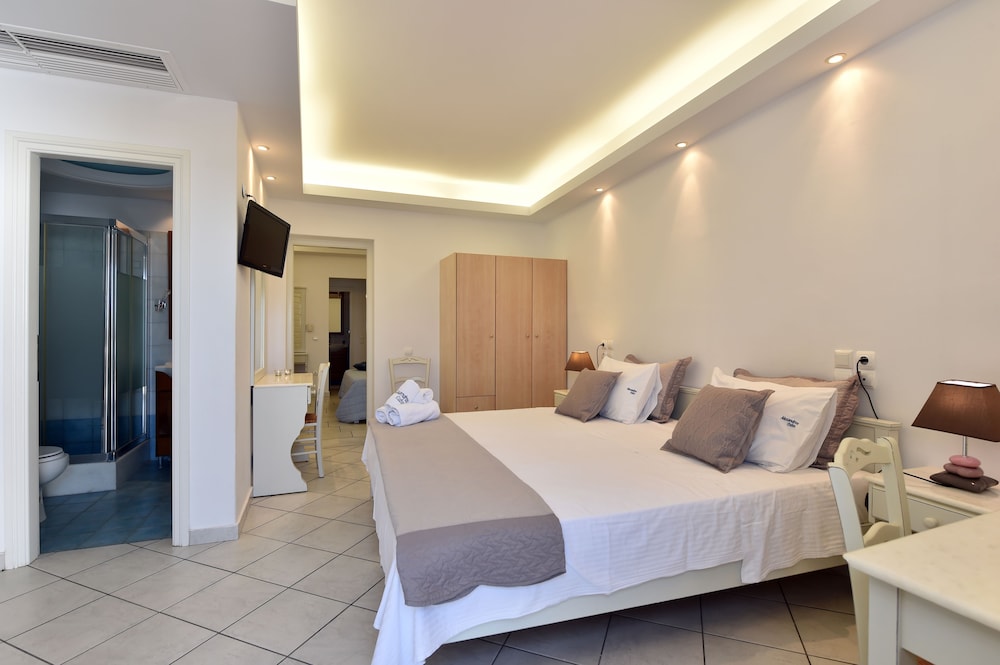 Alexandros Studios And Apartments 15/76