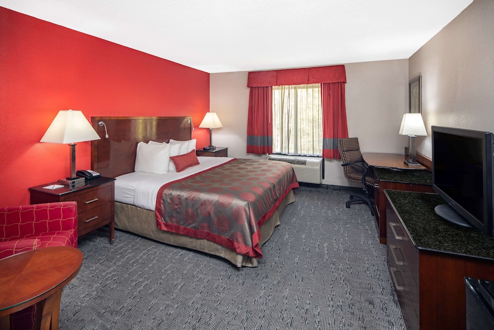 ROOM, KING BED