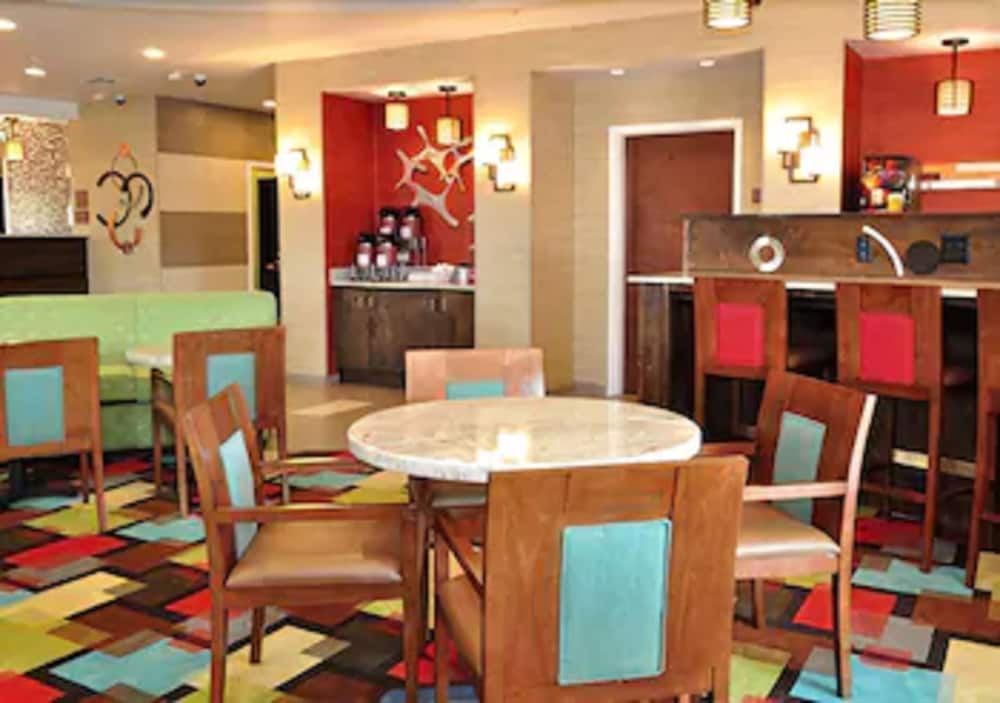 Comfort Suites Natchitoches, LA 33/48